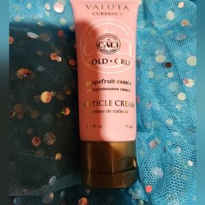 Grapefruit casis cuticle cream